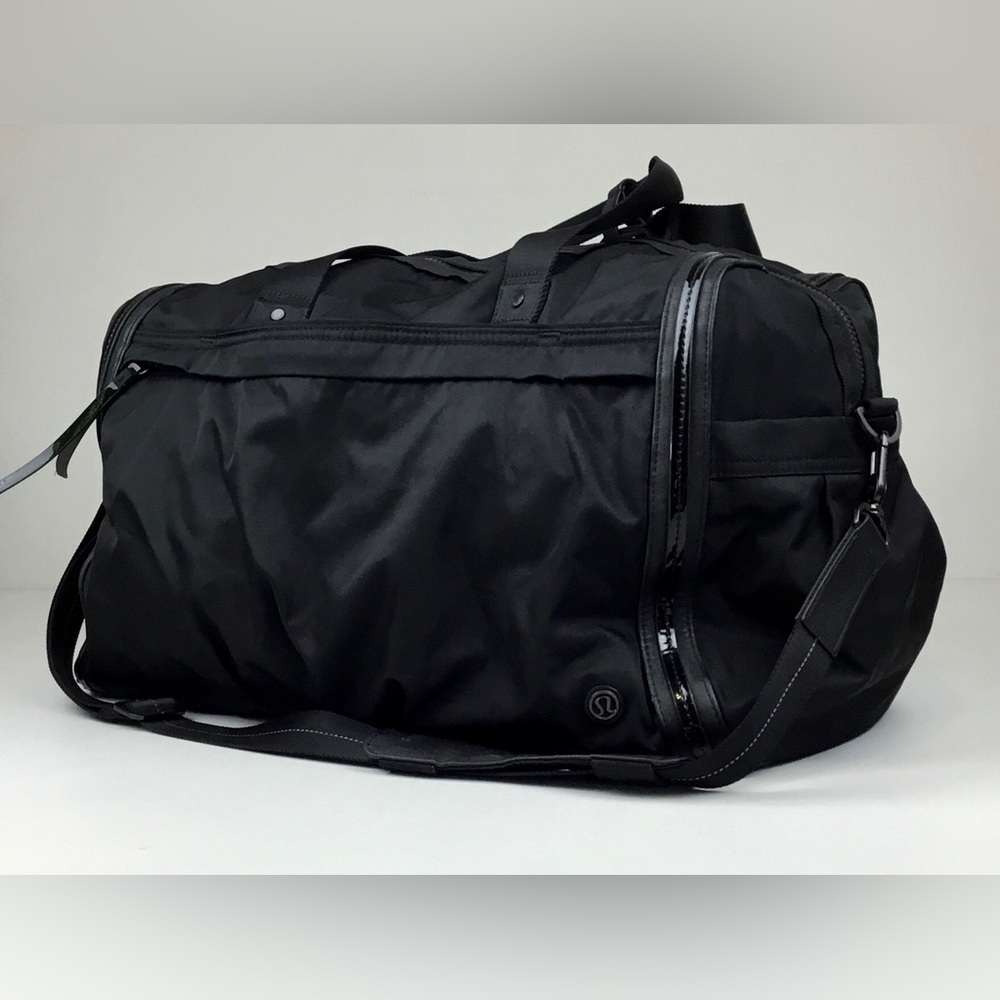 Lululemon Urban Warrior Duffle Bag Solid Black Gym Travel Yoga Large